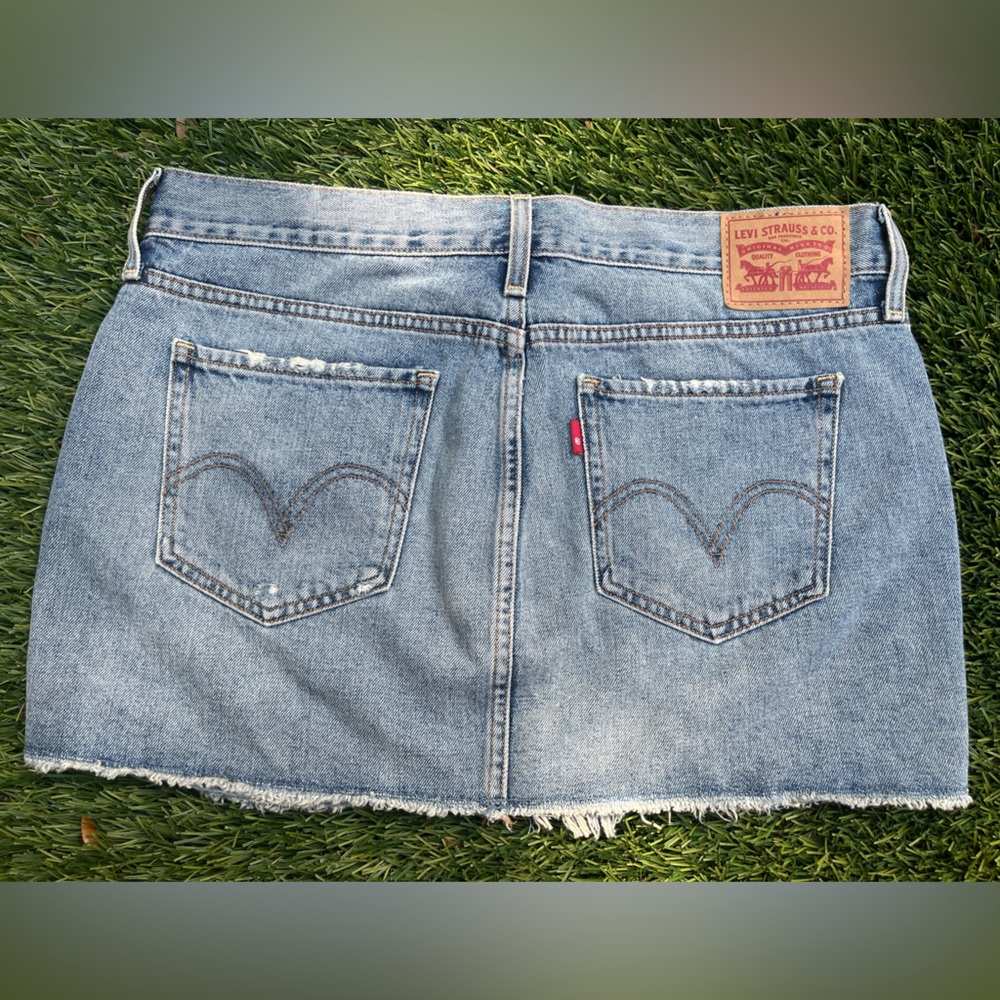Levi’s Jean Skirt NWOT
